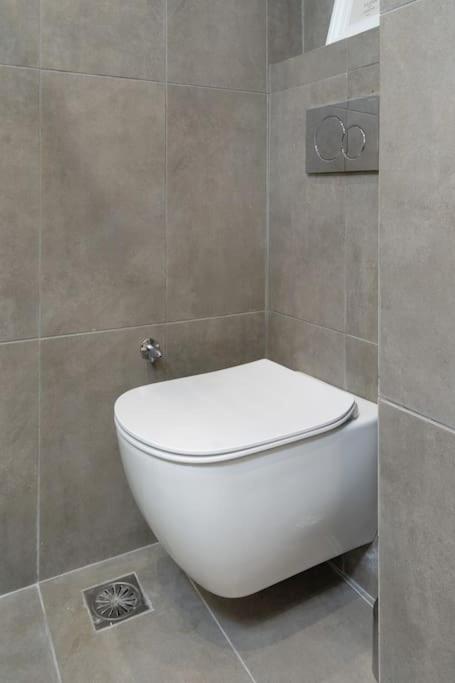 Modernised Athenian Apartment /W 2Br & 2Ba מראה חיצוני תמונה